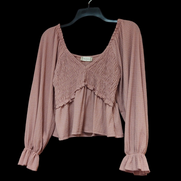 Altar'd State Tops - *SALE* EUC Altar'd State Cropped Long Sleeved Top Size M